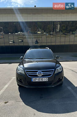Позашляховик / Кросовер Volkswagen Tiguan 2010 в Запоріжжі