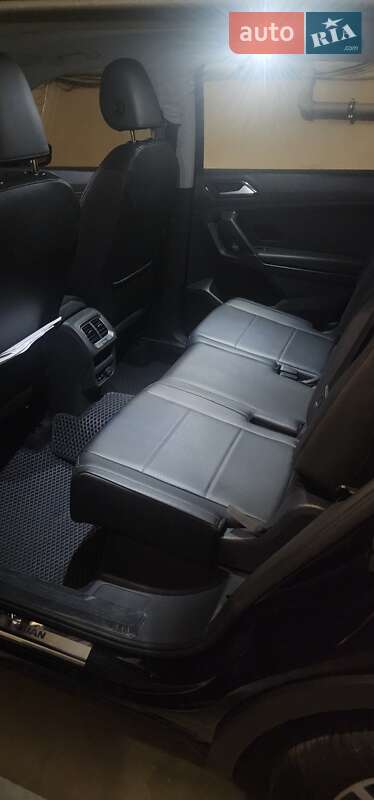 Внедорожник / Кроссовер Volkswagen Tiguan 2018 в Южном