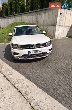 Внедорожник / Кроссовер Volkswagen Tiguan 2016 в Киеве