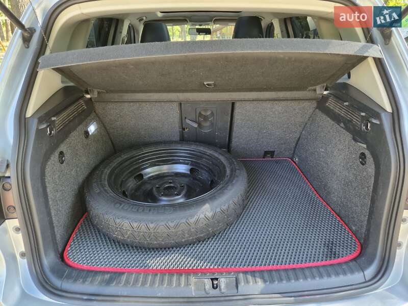 Внедорожник / Кроссовер Volkswagen Tiguan 2011 в Полтаве