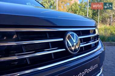 Внедорожник / Кроссовер Volkswagen Tiguan 2021 в 