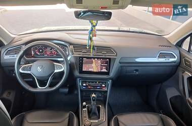 Внедорожник / Кроссовер Volkswagen Tiguan 2021 в 