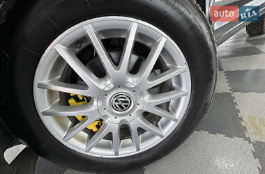 Внедорожник / Кроссовер Volkswagen Tiguan 2011 в 