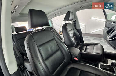 Внедорожник / Кроссовер Volkswagen Tiguan 2011 в 