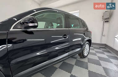 Внедорожник / Кроссовер Volkswagen Tiguan 2011 в 