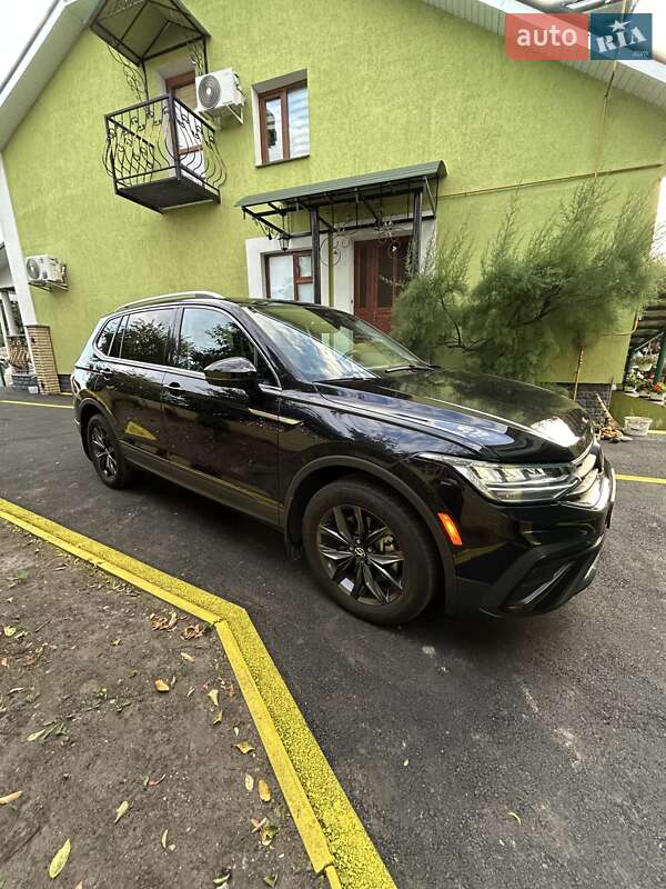 Внедорожник / Кроссовер Volkswagen Tiguan 2023 в Чернигове