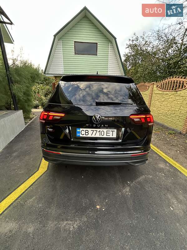 Внедорожник / Кроссовер Volkswagen Tiguan 2023 в Чернигове