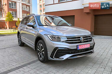 Внедорожник / Кроссовер Volkswagen Tiguan 2021 в Ивано-Франковске