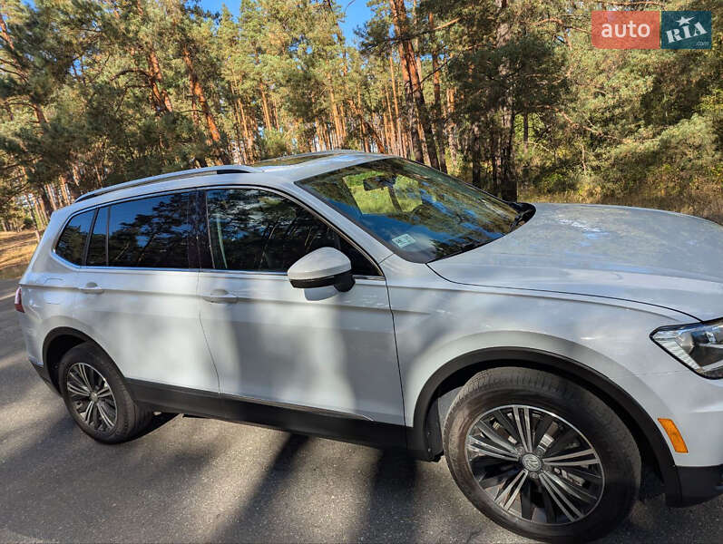 Внедорожник / Кроссовер Volkswagen Tiguan 2018 в Киеве фото 4 Внедорожник / Кроссовер Volkswagen Tiguan 2018 в Киеве