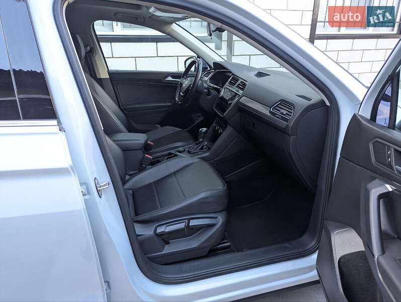 Внедорожник / Кроссовер Volkswagen Tiguan 2018 в Киеве фото 52 Внедорожник / Кроссовер Volkswagen Tiguan 2018 в Киеве