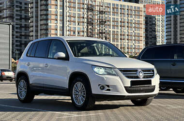Позашляховик / Кросовер Volkswagen Tiguan 2008 в Києві