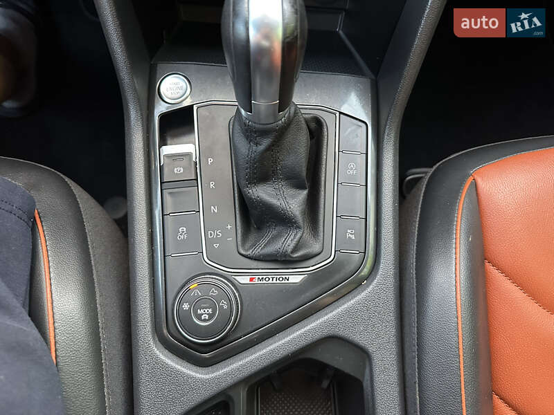 Внедорожник / Кроссовер Volkswagen Tiguan 2018 в Тернополе