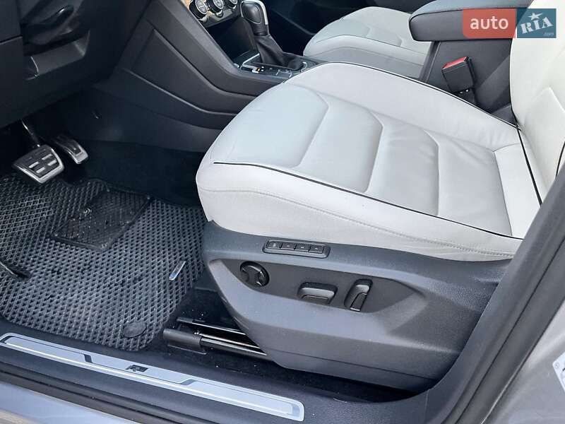 Позашляховик / Кросовер Volkswagen Tiguan 2020 в Києві