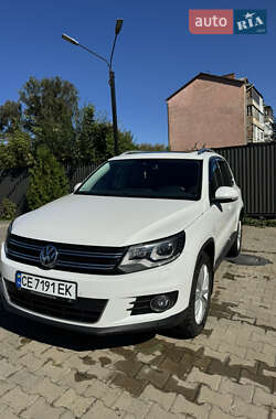 Внедорожник / Кроссовер Volkswagen Tiguan 2015 в Черновцах