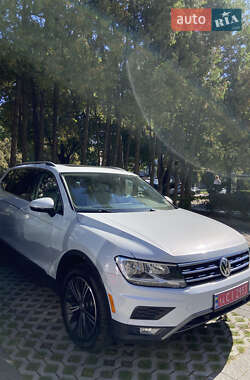Внедорожник / Кроссовер Volkswagen Tiguan 2019 в Львове