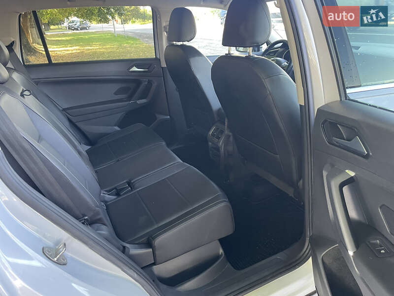 Внедорожник / Кроссовер Volkswagen Tiguan 2018 в Владимире