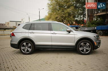 Внедорожник / Кроссовер Volkswagen Tiguan 2019 в 