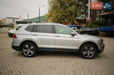 Внедорожник / Кроссовер Volkswagen Tiguan 2019 в 