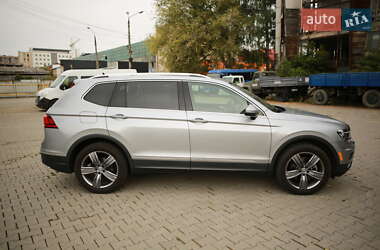 Внедорожник / Кроссовер Volkswagen Tiguan 2019 в 