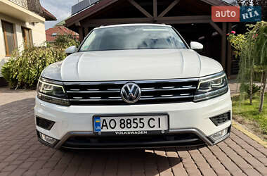 Позашляховик / Кросовер Volkswagen Tiguan 2017 в Ужгороді
