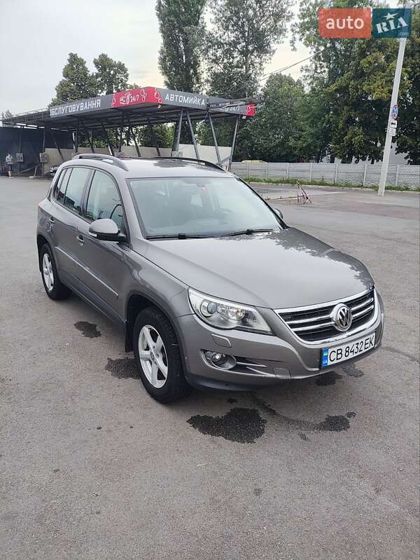 Позашляховик / Кросовер Volkswagen Tiguan 2009 в Чернігові