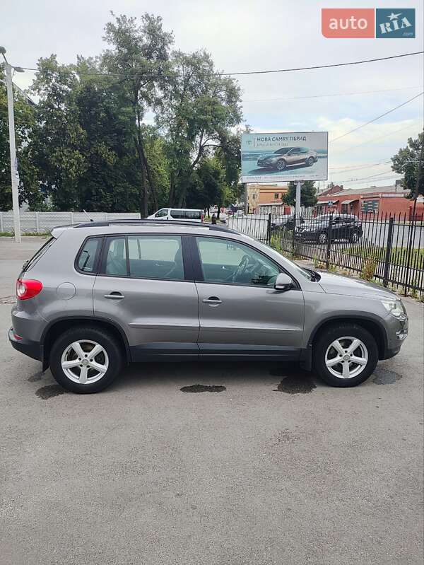 Позашляховик / Кросовер Volkswagen Tiguan 2009 в Чернігові