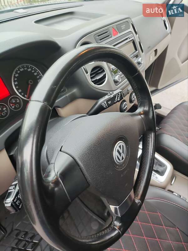 Позашляховик / Кросовер Volkswagen Tiguan 2009 в Чернігові