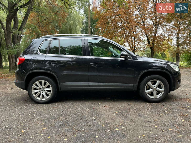 Позашляховик / Кросовер Volkswagen Tiguan 2009 в Києві