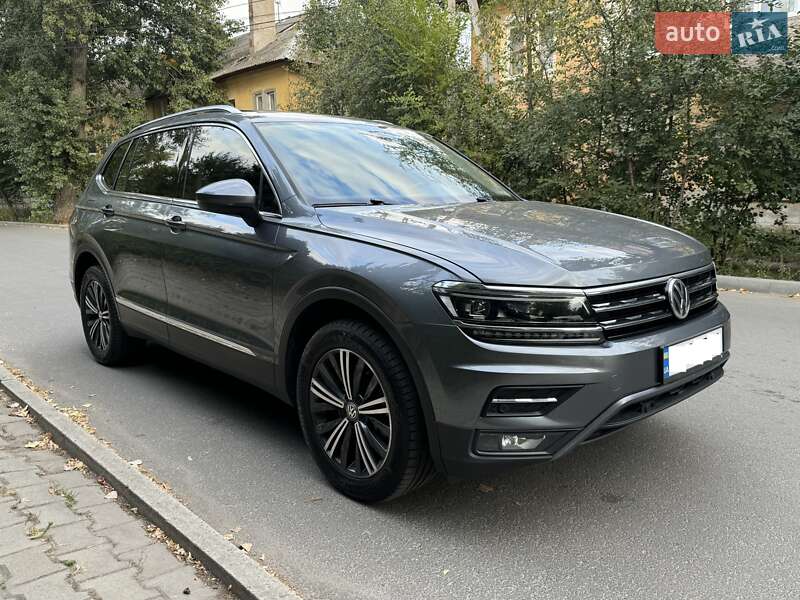 Внедорожник / Кроссовер Volkswagen Tiguan 2018 в Днепре фото 9 Внедорожник / Кроссовер Volkswagen Tiguan 2018 в Днепре