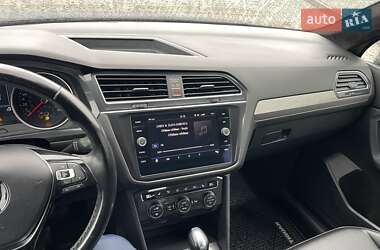 Внедорожник / Кроссовер Volkswagen Tiguan 2017 в 