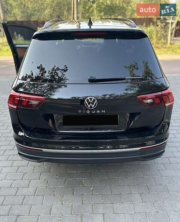 Внедорожник / Кроссовер Volkswagen Tiguan 2022 в Киеве
