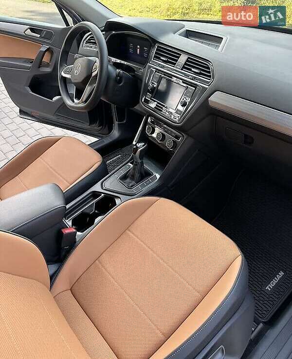 Внедорожник / Кроссовер Volkswagen Tiguan 2022 в Киеве