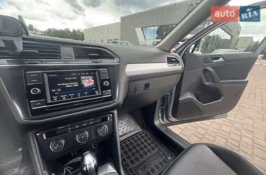 Внедорожник / Кроссовер Volkswagen Tiguan 2019 в 