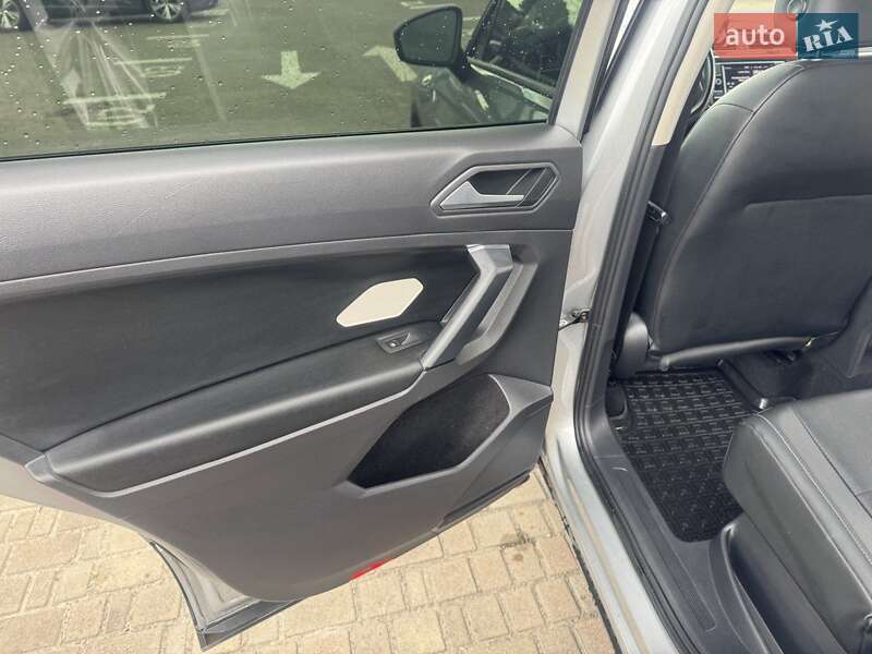 Внедорожник / Кроссовер Volkswagen Tiguan 2019 в Львове