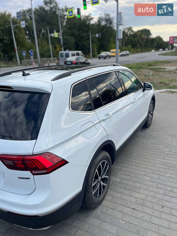 Внедорожник / Кроссовер Volkswagen Tiguan 2020 в Днепре фото 4 Внедорожник / Кроссовер Volkswagen Tiguan 2020 в Днепре