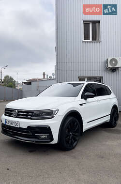 Позашляховик / Кросовер Volkswagen Tiguan 2021 в Києві