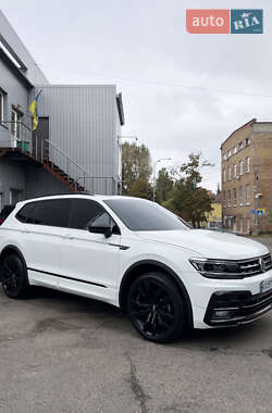 Позашляховик / Кросовер Volkswagen Tiguan 2021 в Києві