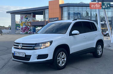 Позашляховик / Кросовер Volkswagen Tiguan 2015 в Києві