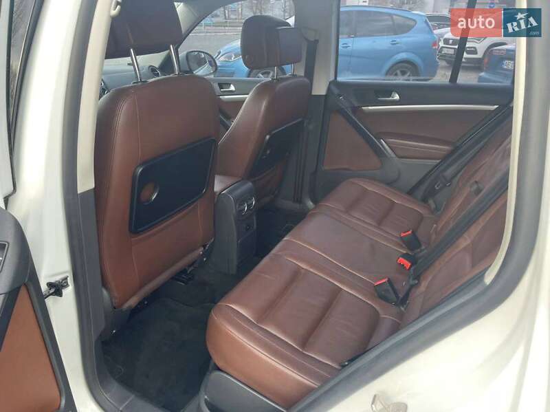 Внедорожник / Кроссовер Volkswagen Tiguan 2014 в Львове