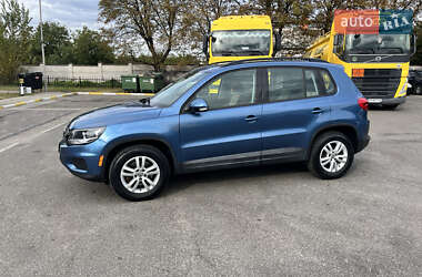 Внедорожник / Кроссовер Volkswagen Tiguan 2016 в 