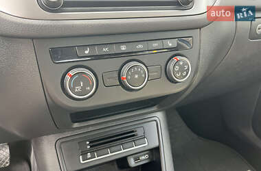 Внедорожник / Кроссовер Volkswagen Tiguan 2016 в 