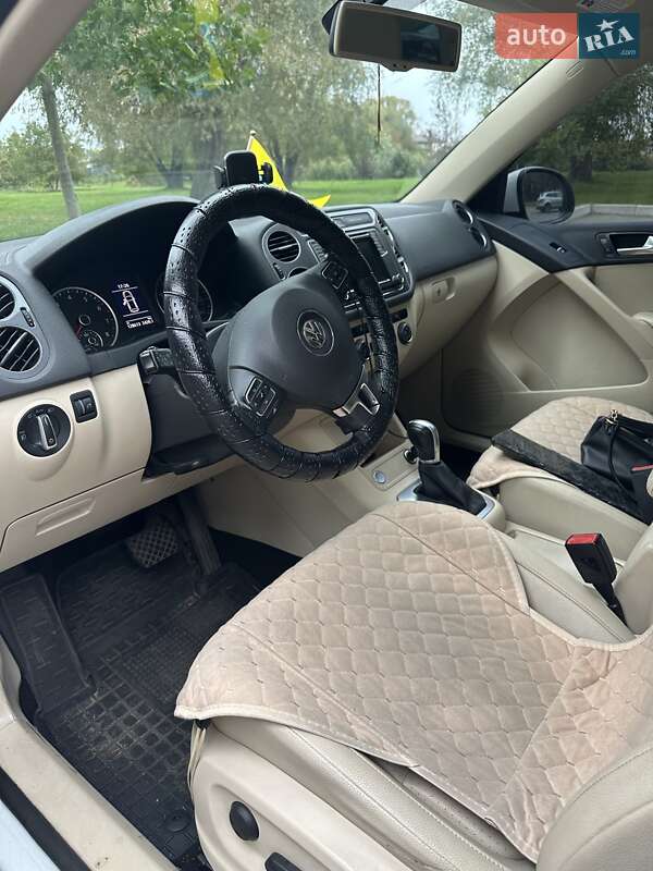 Внедорожник / Кроссовер Volkswagen Tiguan 2016 в Борисполе