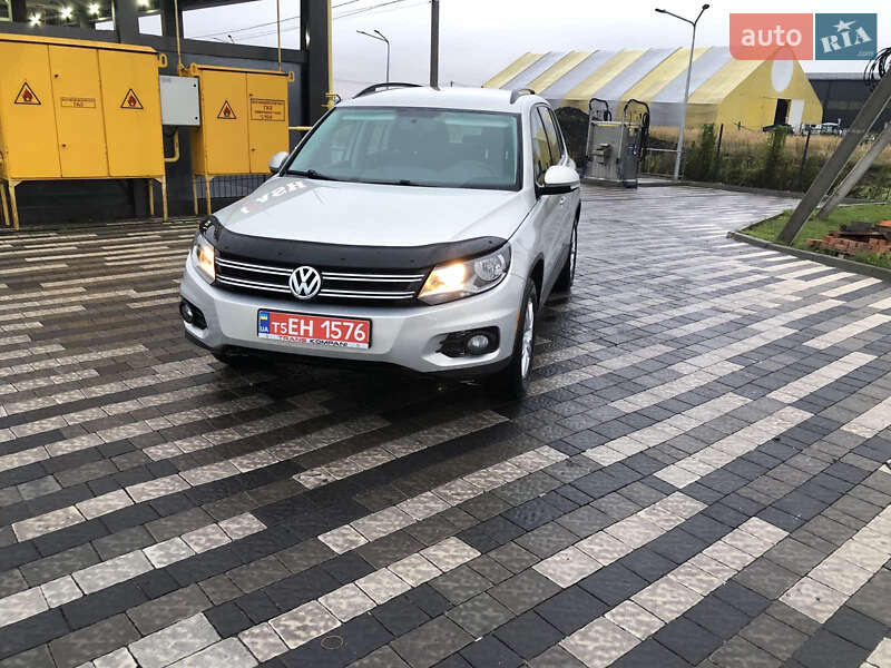 Внедорожник / Кроссовер Volkswagen Tiguan 2015 в Львове