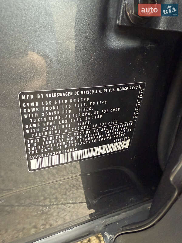 Внедорожник / Кроссовер Volkswagen Tiguan 2023 в Черновцах