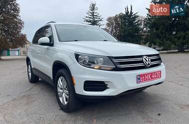Внедорожник / Кроссовер Volkswagen Tiguan 2017 в Новоархангельске