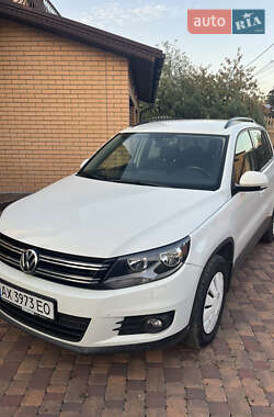 Позашляховик / Кросовер Volkswagen Tiguan 2016 в Харкові