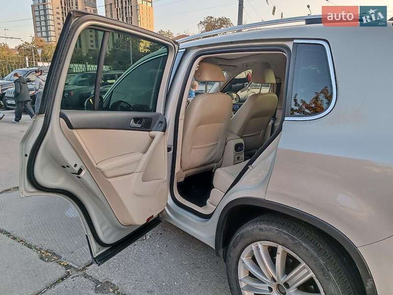Внедорожник / Кроссовер Volkswagen Tiguan 2012 в Харькове