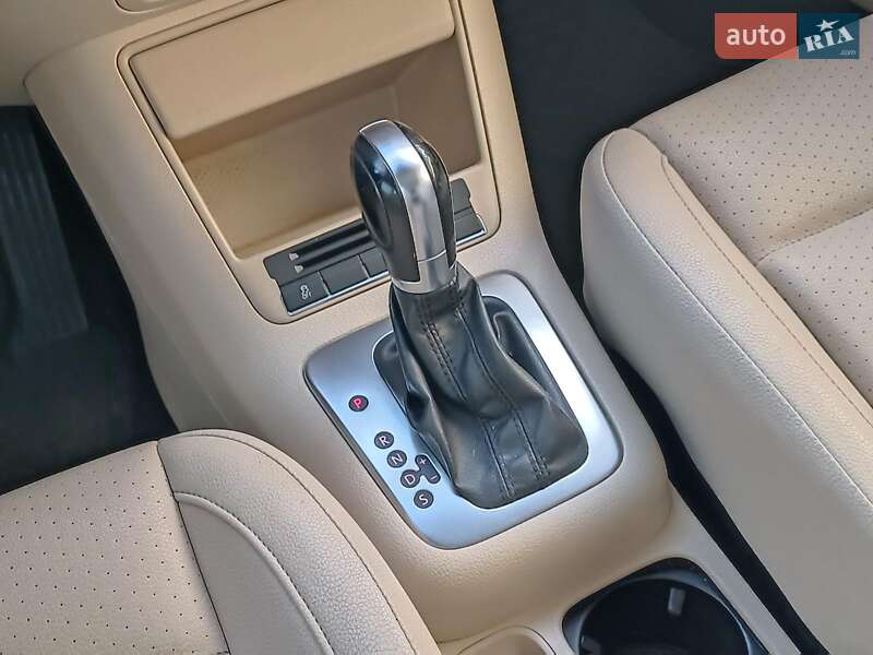 Внедорожник / Кроссовер Volkswagen Tiguan 2012 в Харькове