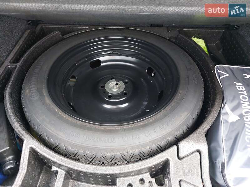 Внедорожник / Кроссовер Volkswagen Tiguan 2015 в Киеве