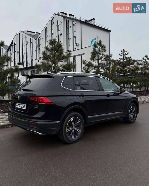 Позашляховик / Кросовер Volkswagen Tiguan 2018 в Львові